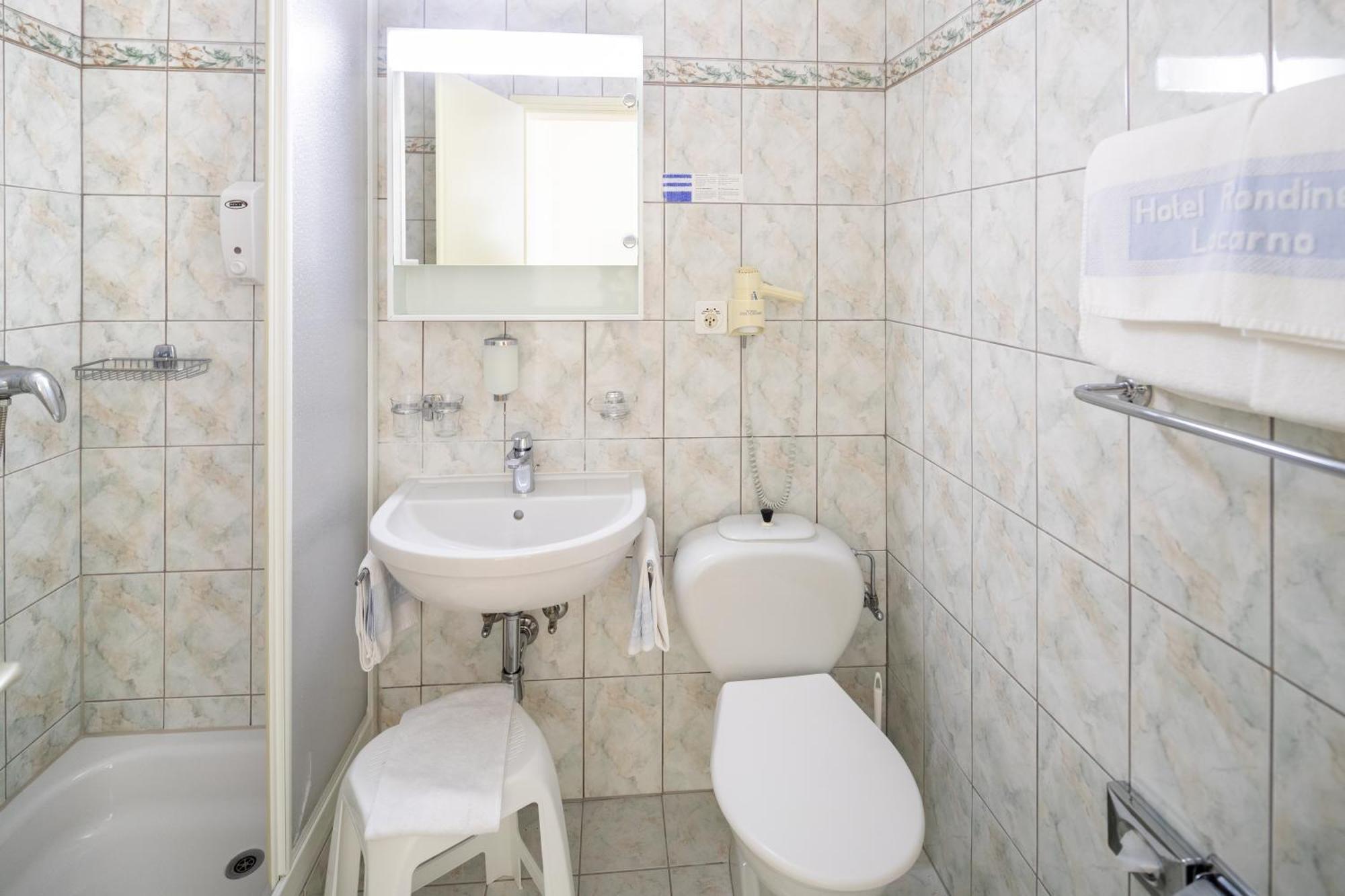 Hotel Rondinella Локарно Екстер'єр фото
