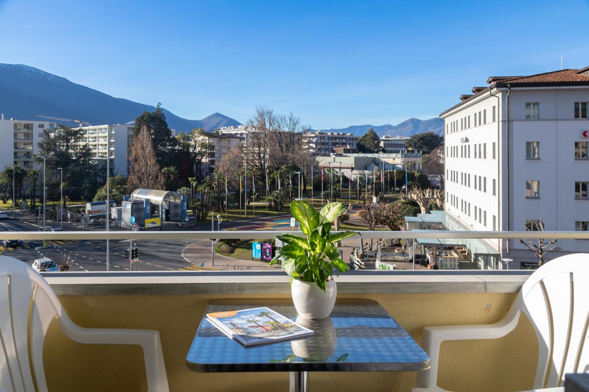 Hotel Rondinella Локарно Екстер'єр фото