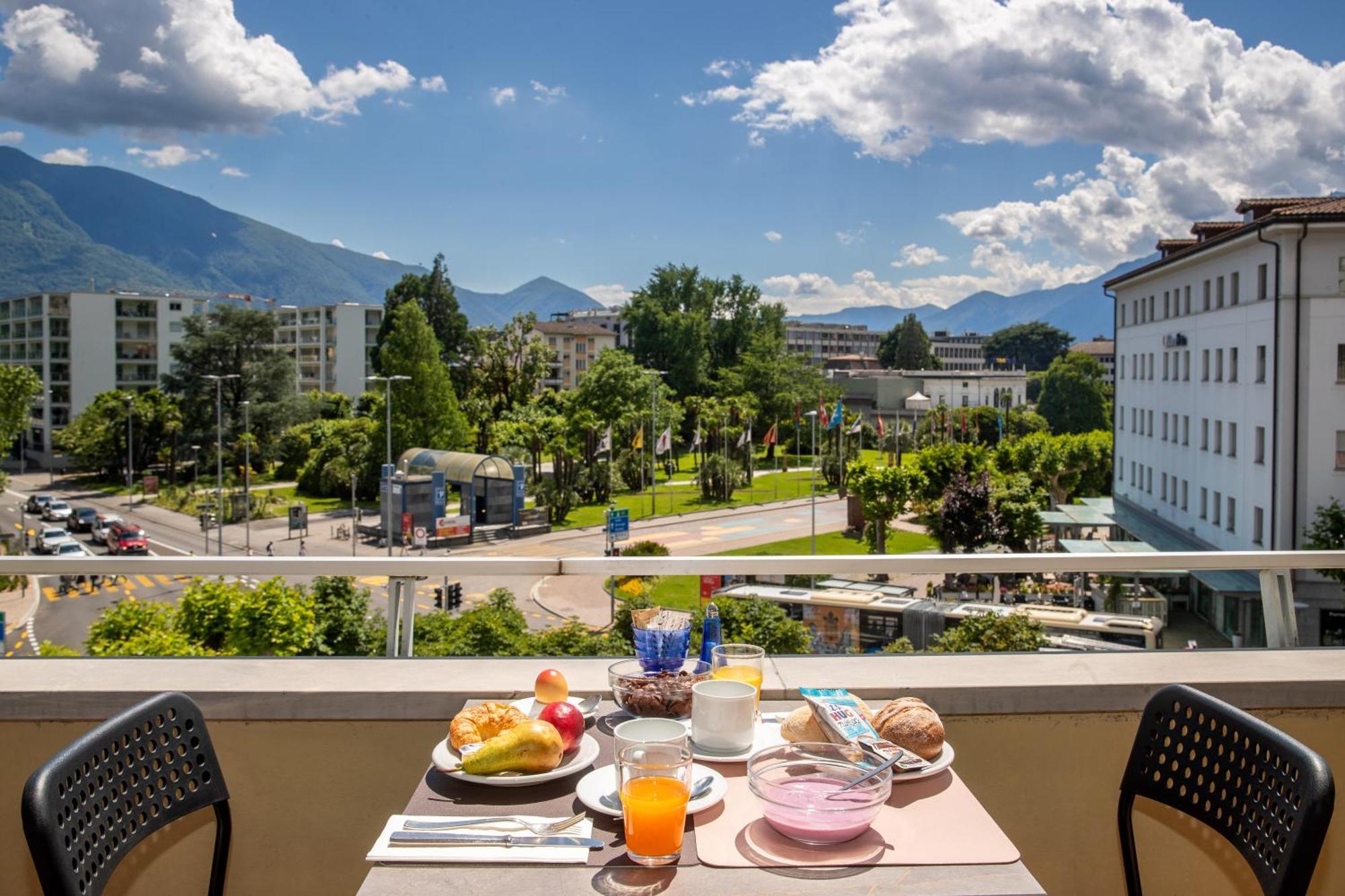 Hotel Rondinella Локарно Екстер'єр фото