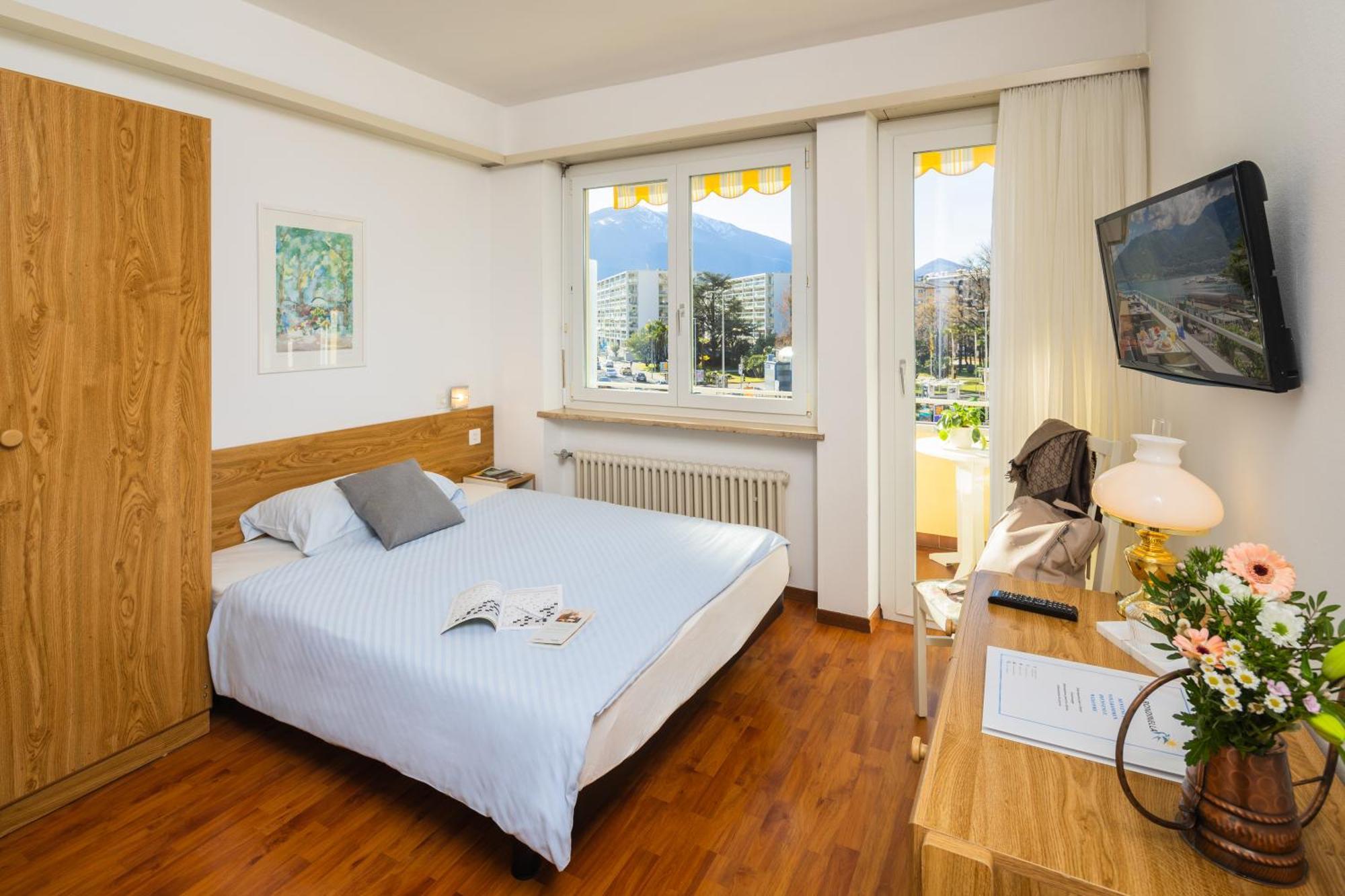 Hotel Rondinella Локарно Екстер'єр фото