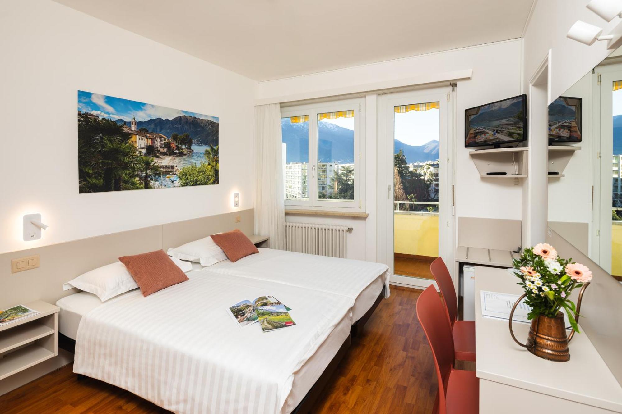 Hotel Rondinella Локарно Екстер'єр фото